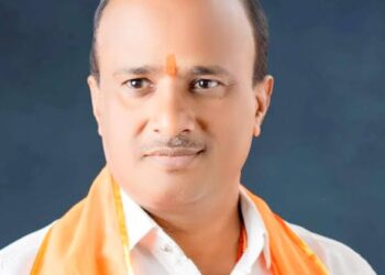 Beed : जिल्हाप्रमुख रत्नाकर शिंदे यांची पदावरून हकालपट्टी