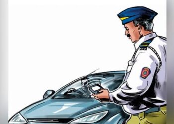 Beed : नो पार्किंगचा दंड दिल्याच्या रागात, चक्क वाहतुक पोलीसाच्या अंगावर गाडी घालण्याचा प्रयत्न