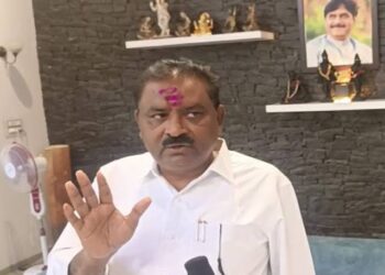 पीकविमा नुकसान भरपाईस पात्र ठरलेल्या शेतकऱ्यांची रक्कम तात्काळ खात्यात वर्ग करा-सुरेश धस