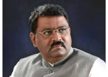 संतोष देशमुख हत्या प्रकरणातील मास्टरमाइंड चा तातडीने शोध घ्यावा आ.सुरेश धस यांची मागणी