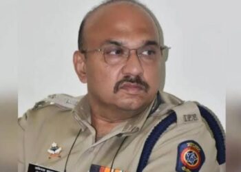 सरपंच संतोष देशमुख हत्याप्रकरणी एसपी अविनाश बारगळ यांची उचलबांगडी!